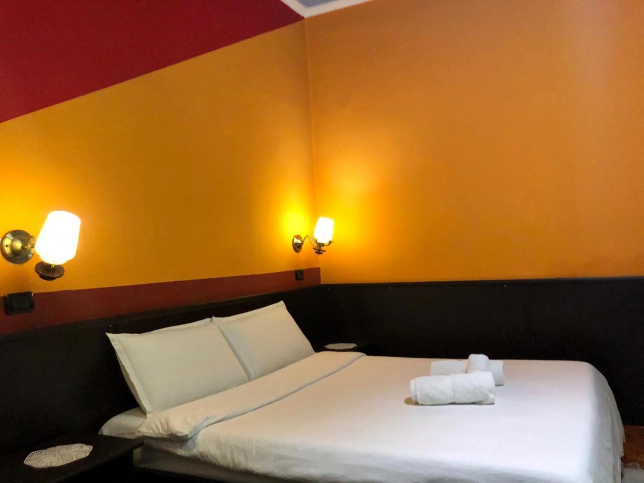 Hotel Rex 티라나 외부 사진